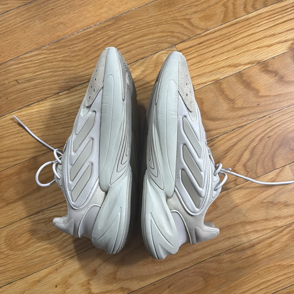 Adidas - Picture 3 of 3